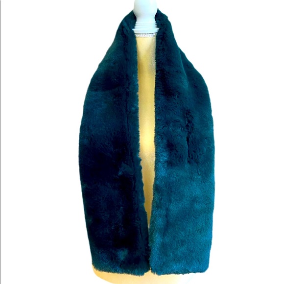 NWOT SURELL Fluffy Emerald Faux Fur Wrap Pull-Through Neck Warmer Scarf Hat - Picture 2 of 6